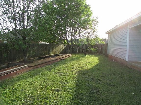 2nd image of 109 Sunnymeade Dr