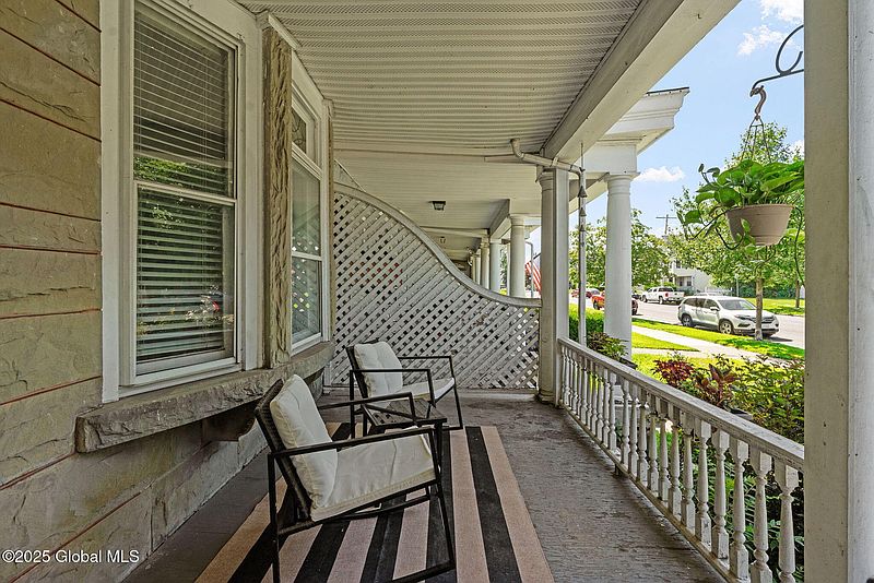 4th image of 338 Manning Boulevard