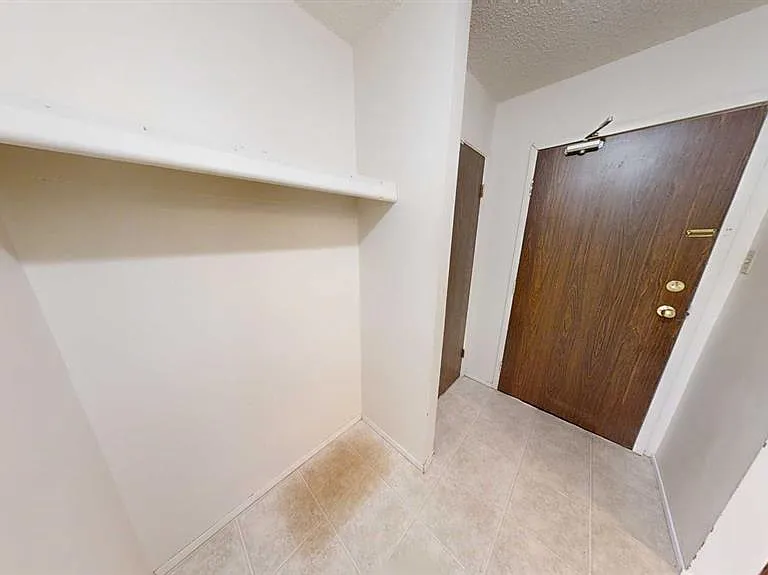 9656 Hillcrest Dr #105 — Photo 2
