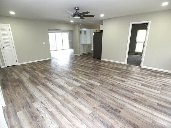 3rd image of 5319 Chatelaine Ct