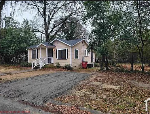 3 bed, 800 sqft, $1,200 — Photo 2