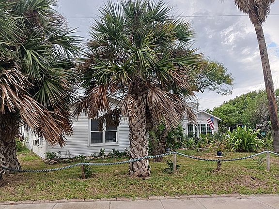 3rd image of 736 E Cotter Ave