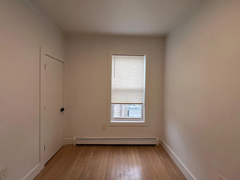42 Thorne St #2R-2 — Photo 7