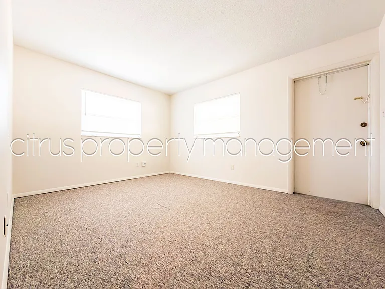 3034A Fairway Ln — Photo 9