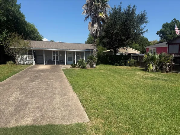 2446 Rue De Lafitte Dr, Dickinson, TX 77539