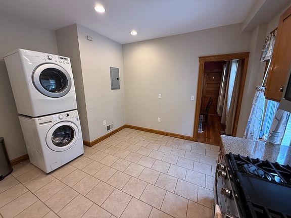 5th image of 372 Metropolitan Ave #1