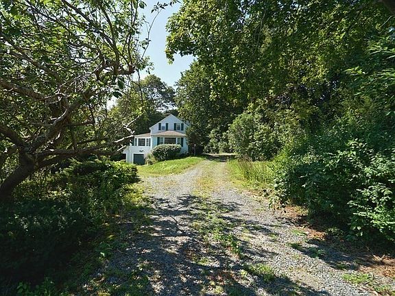 2nd image of 113 Warren Ave