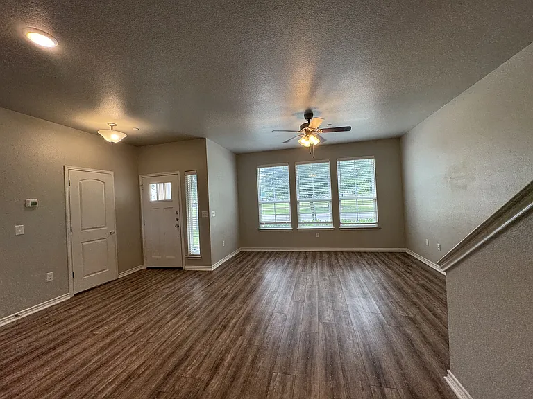724 Westfield Blvd — Photo 5