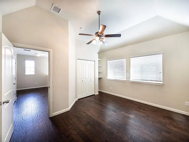 1217 Naples Dr — Photo 23