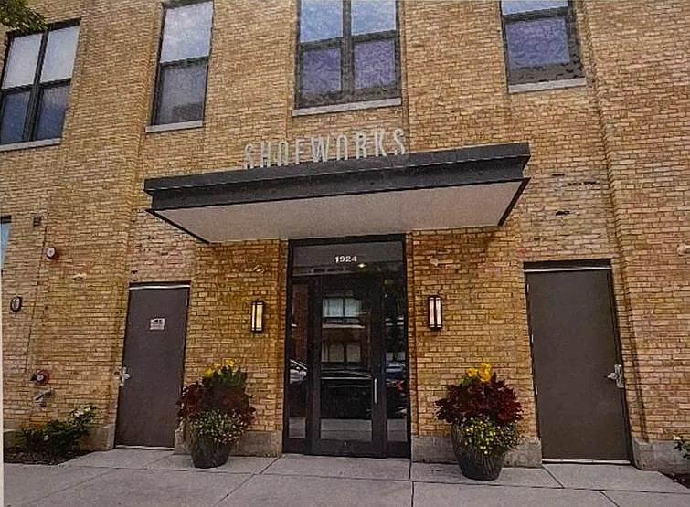 1924 N Hubbard St #210 — Photo 27