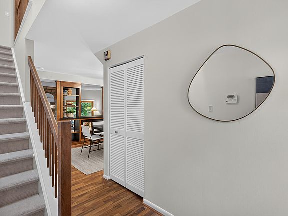 5th image of 3062 Colony Rd