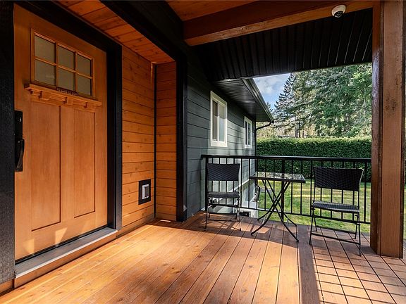 5th image of 1655 Maple Bay Rd