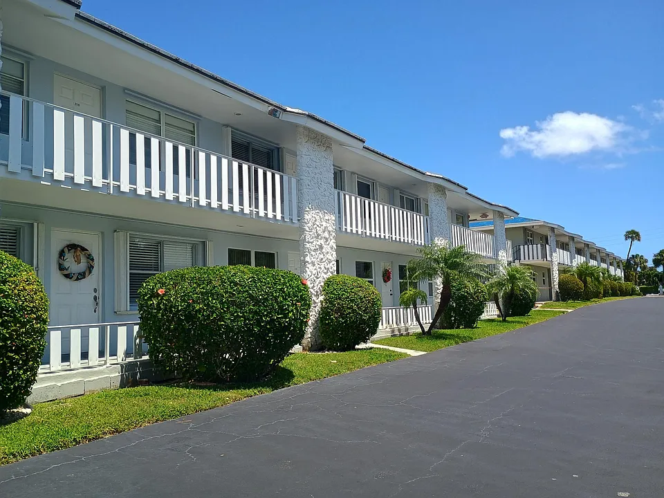 5520 N Ocean Blvd #109