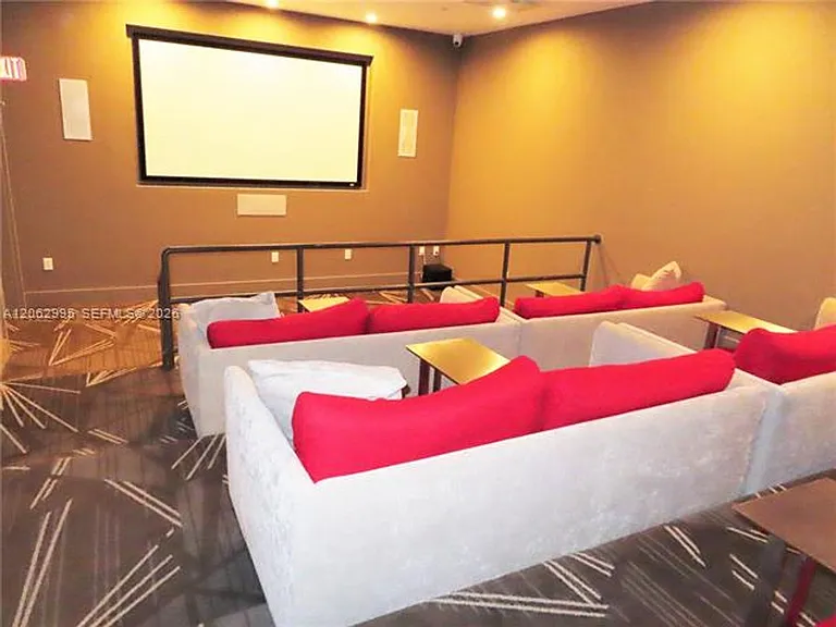 5701 Collins Avenue Cu #919 — Photo 38