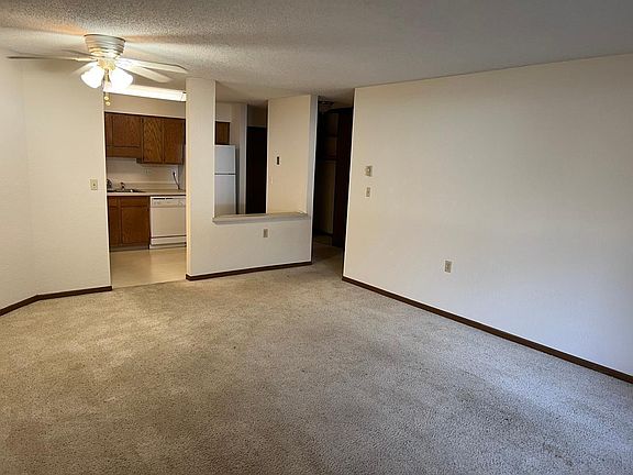 5th image of 221 Grand Ave W APT 104