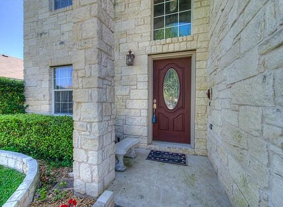 3rd image of 114 Castle Dr