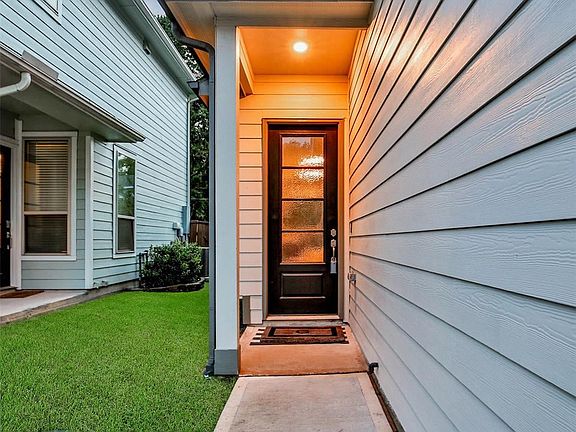5th image of 5007 Lehman Oaks Dr