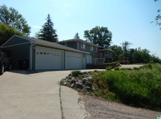 33106 W Loop Rd, Sioux City, IA 51108