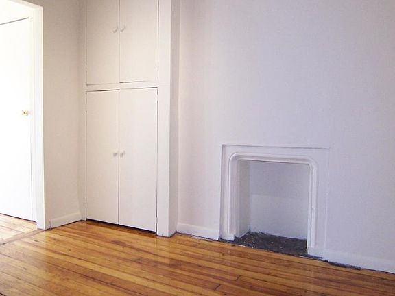 5th image of 441 W 49th St APT 18