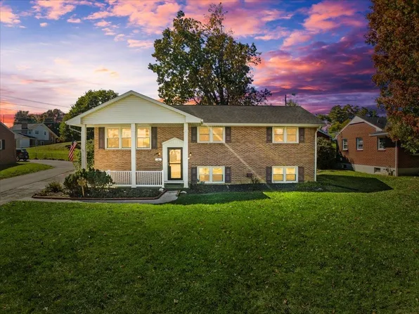 902 Robertson St, Radford, VA 24141