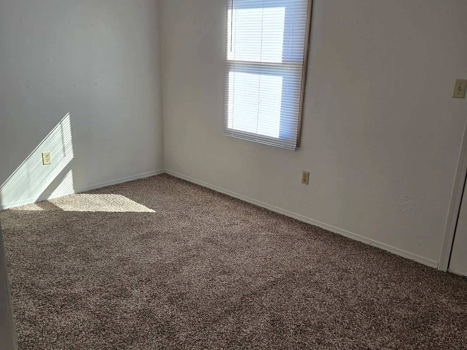 2 bed, 720 sqft, $975 — Photo 4