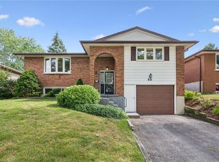 40 Bishop Ct, Guelph, ON N1G 2R9