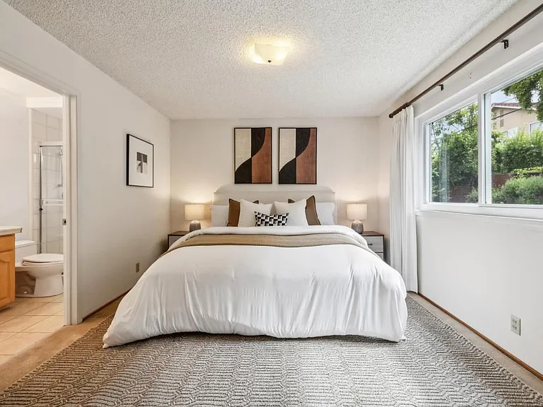 1563 Heron Ave — Photo 13