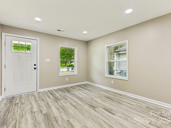 4th image of 1312 Jay Ave