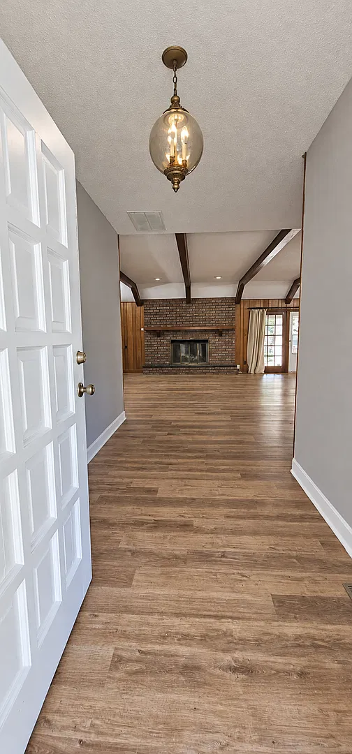 Southern Charm, Spacious Living & Beautiful Southern Oak And Pine Trees All Awaiting You At Your ... — Photo 3