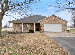 954 NW Main St, Gentry, AR 72734