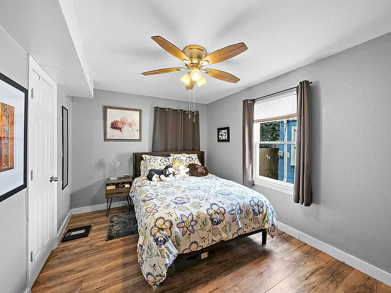 609 Sealy St #1 — Photo 3