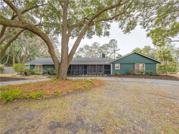 101 Thornhill Dr, Brunswick, GA 31525