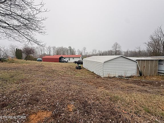 3rd image of 133 Stone Ridge Cir