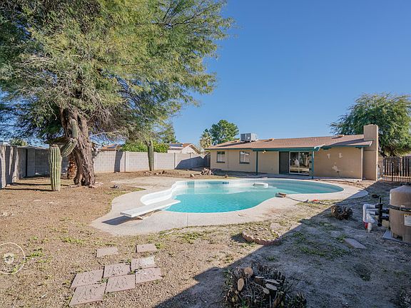 5th image of 1004 W Campo Bello Dr