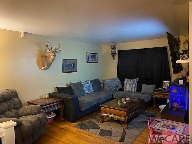 2nd image of 1347 Essex Dr