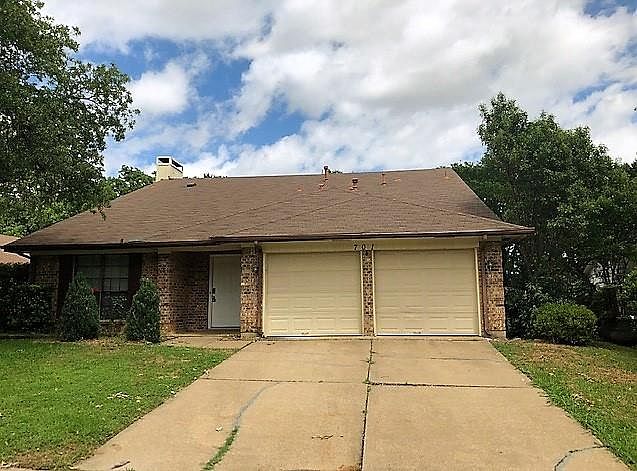 1st image of 701 Dickey Dr