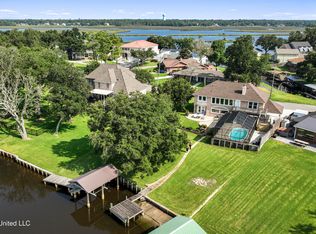 2509 S Shore Dr, Biloxi, MS 39532