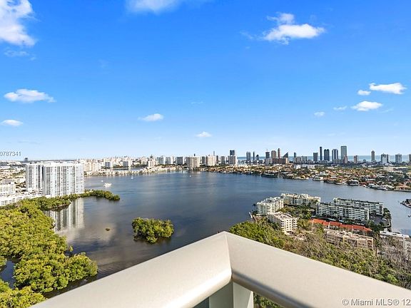 2nd image of 16385 Biscayne Blvd Ph 5