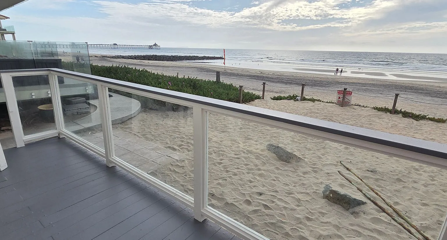Beachfront 2-Bed, 2.5-Bath House w/2-Car Garage in Imperial Beach — Photo 2