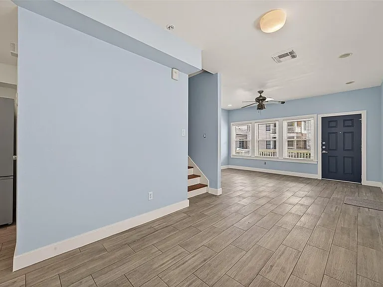 1620 Andrews St — Photo 7
