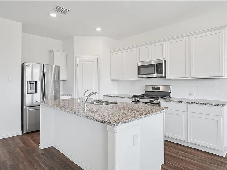 846 Sitwell Dr — Photo 4