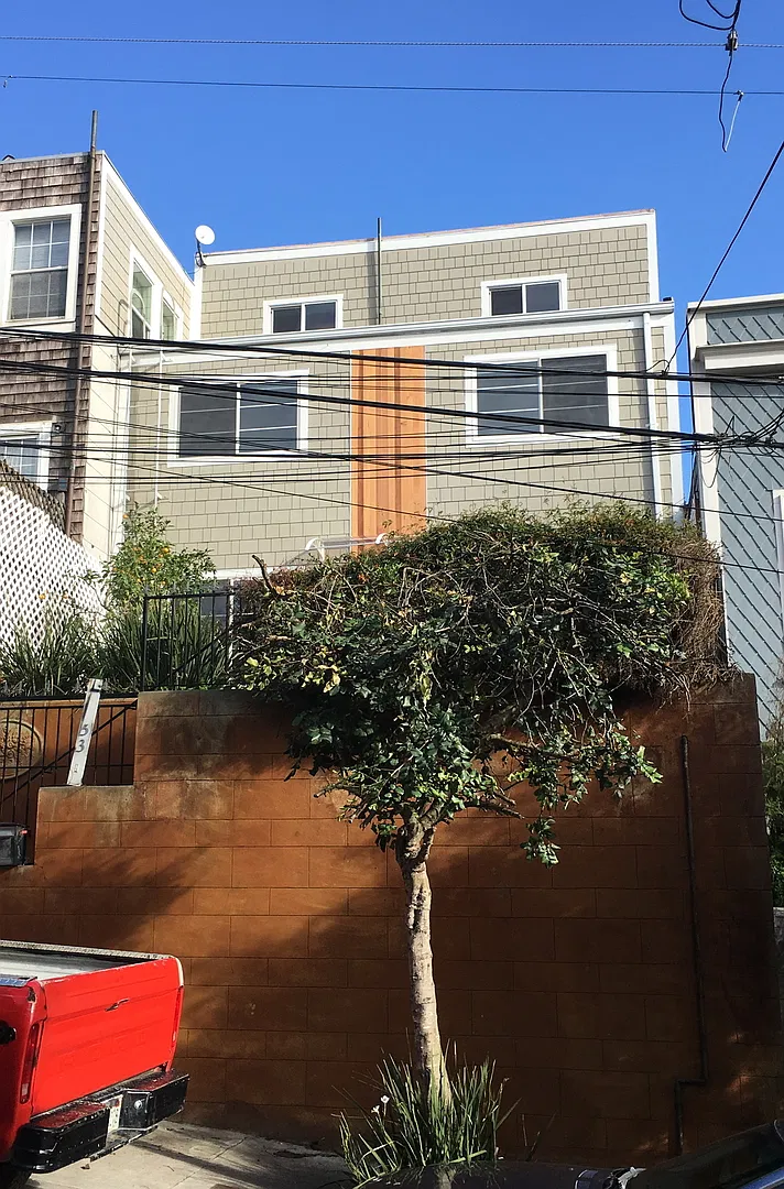 53 Lundys/84 Prospect — Photo 2