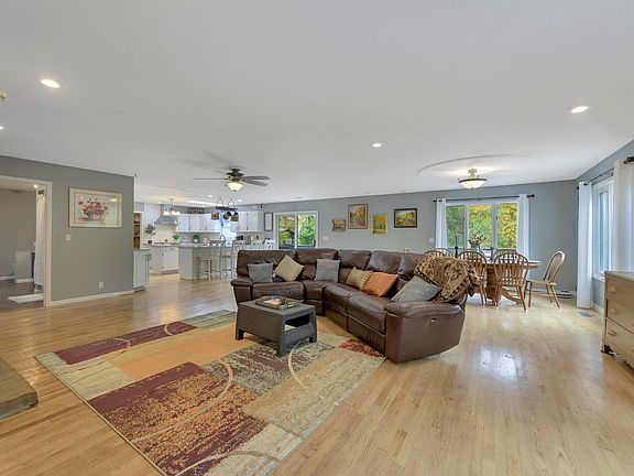 4th image of 520 Park Ln