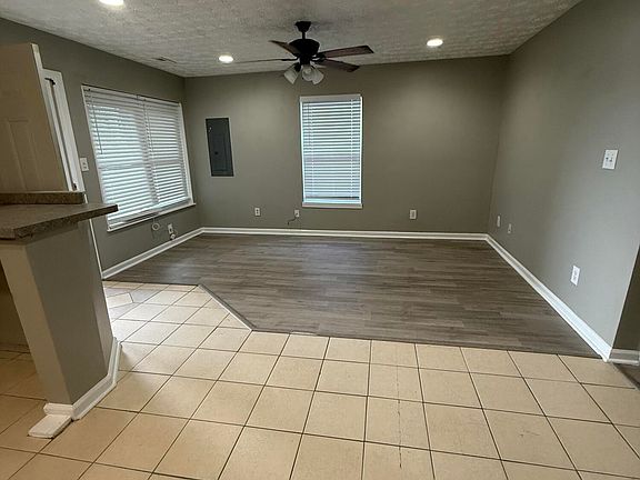 4th image of 407 Ash St