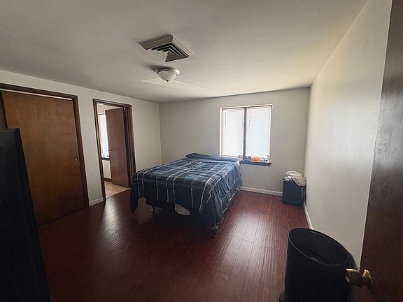 5th image of 528 Saint Clair Ave #2A
