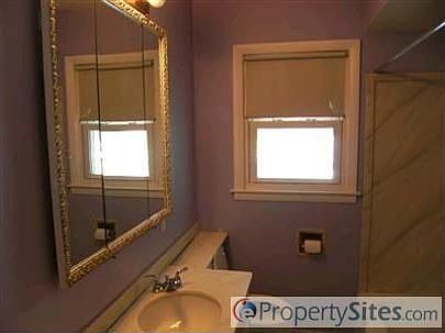 5th image of 1039 Truxton Ave NE