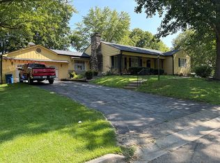 105 Oakhill Downs St, Farmington, MO 63640