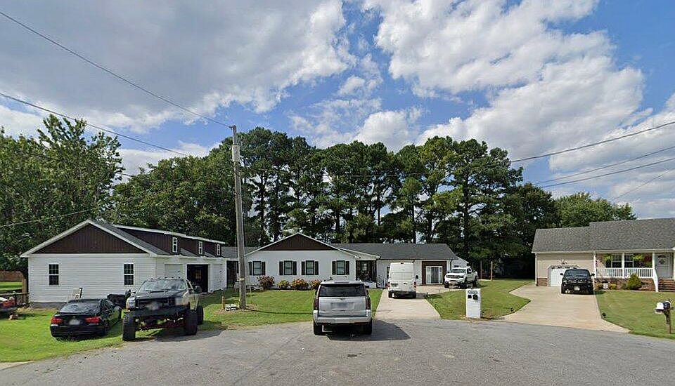 2nd image of 4010 Amstel Ct