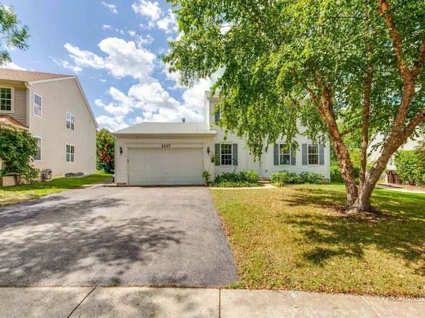 2227 Trailside Ln, Wauconda, IL 60084
