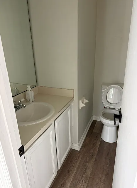 3 bed, 1704 sqft, $3,749 — Photo 4